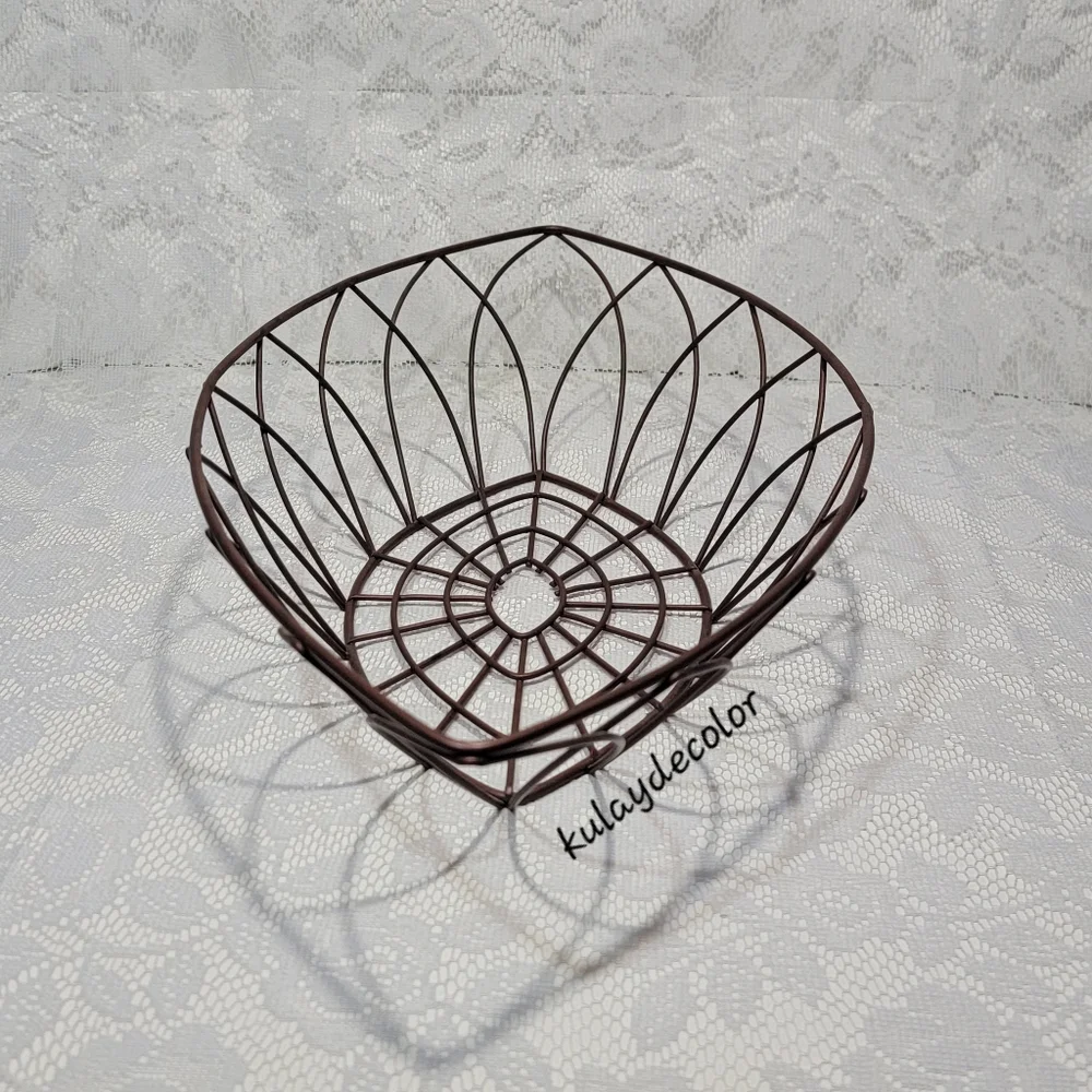 Vintage Large Metal Wire Fruit Basket 17.25